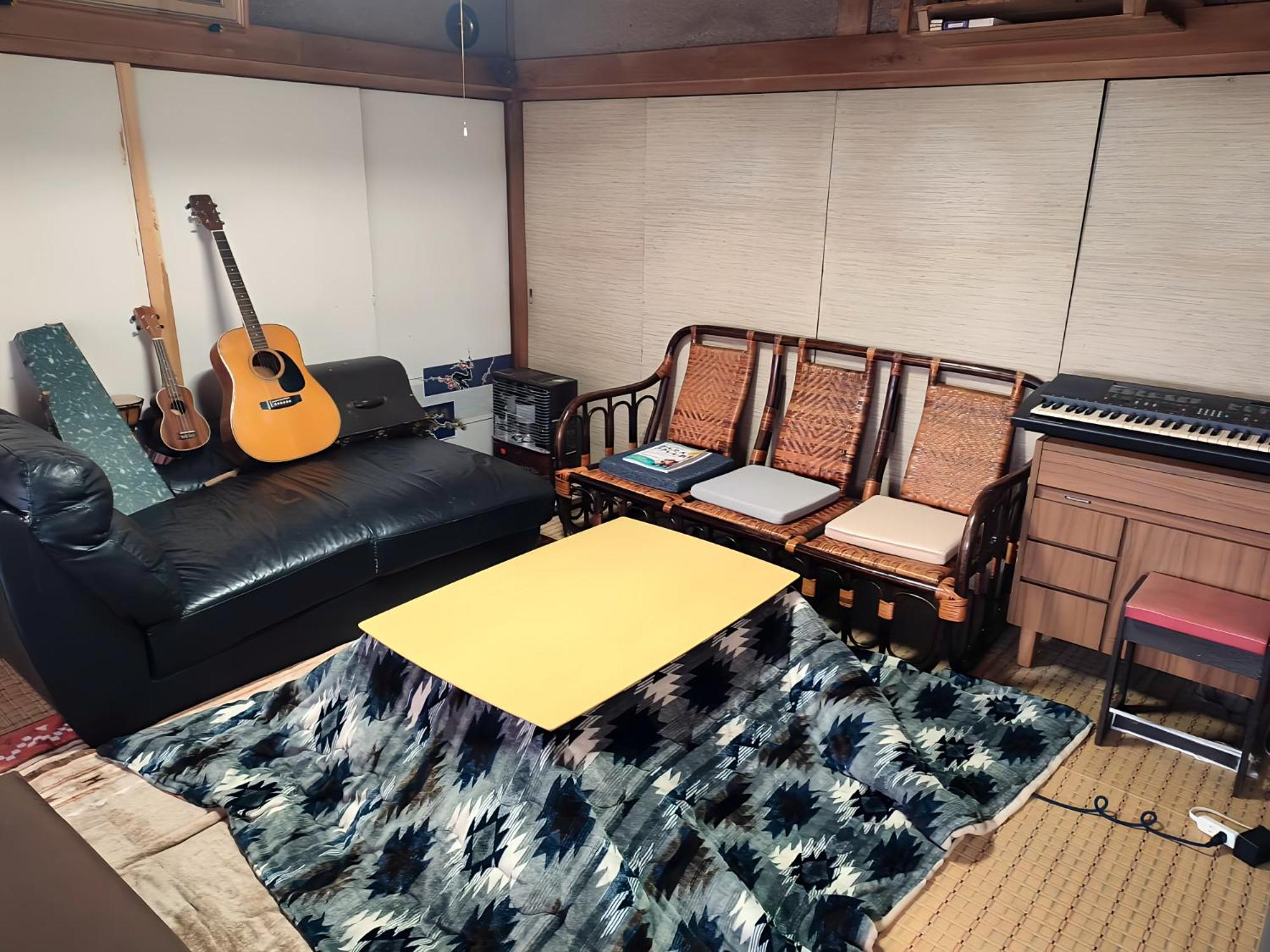 Country house お花畑まで5分ー最大10人ーご家族にお勧めの古民家民泊ーオモテナシロッジ悠遊 *