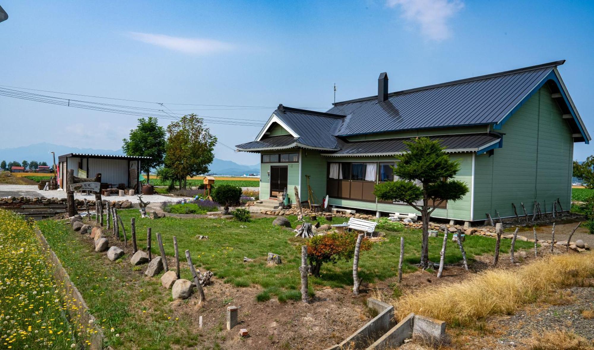 Séjour à la campagne お花畑まで5分ー最大10人ーご家族にお勧めの古民家民泊ーオモテナシロッジ悠遊 *